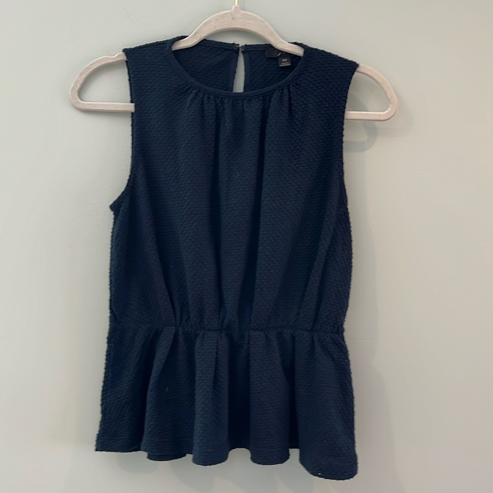 Jcrew women’s top, size xs, navy blue.